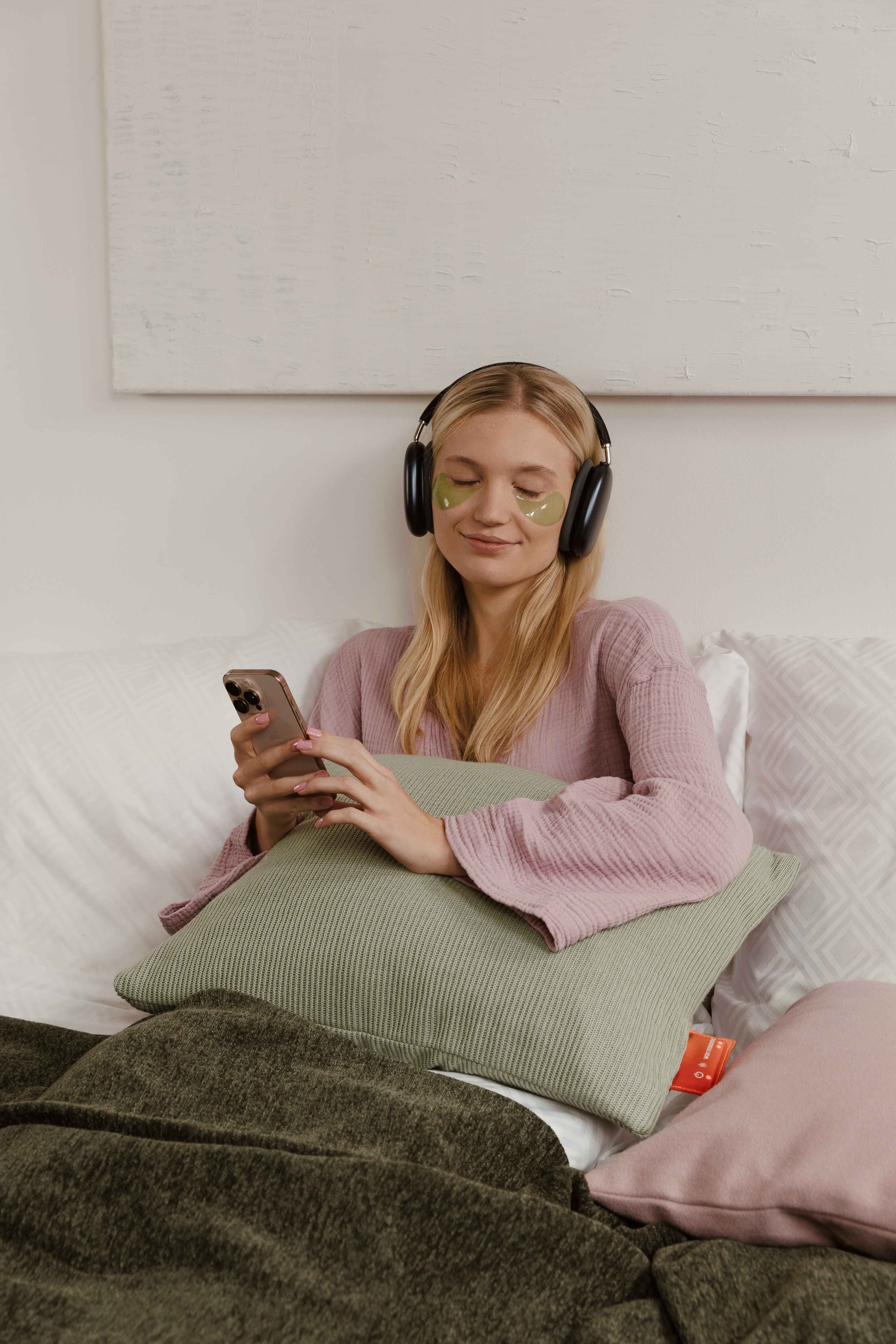 Snoovi™ 18” x 18” | Knitted